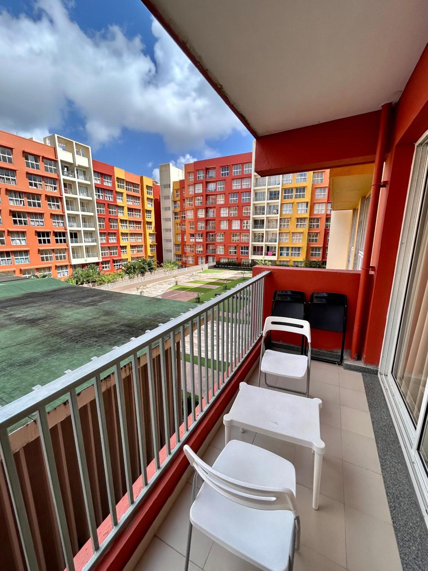 Good Stay Pool View Stylish Studio Apartment,6Km From Airport, 307 Даболім Екстер'єр фото